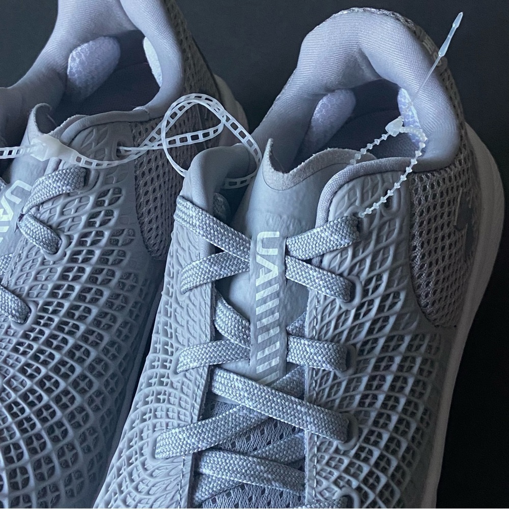 Under Armour women’s Glide Metallic Gray Softball Cleats‎ - Picture 10 of 10